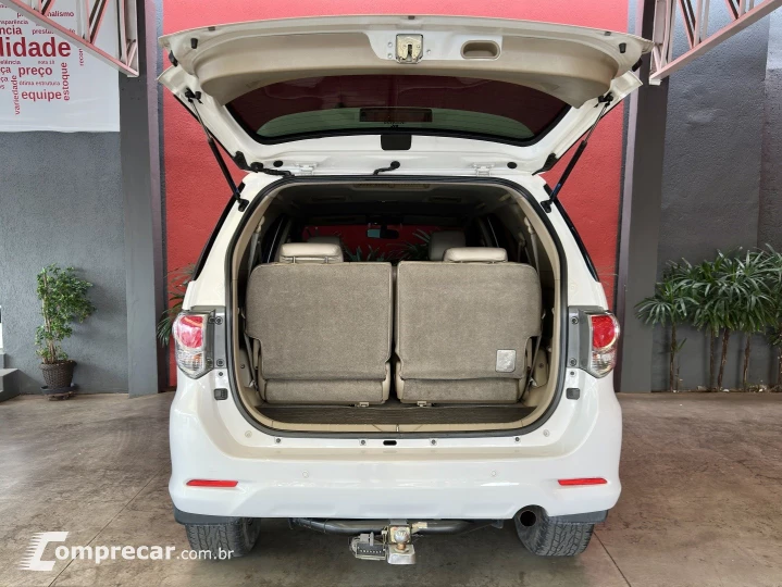 HILUX SW4 2.7 SR 7 LUGARES 4X2 16V FLEX 4P AUTOMÁTICO