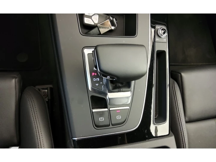 Q5 2.0 55 TFSIE PHEV SPORTBACK PERFORMANCE BLACK QUATTRO S T