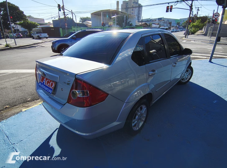 FIESTA 1.6 MPI Class Sedan 8V