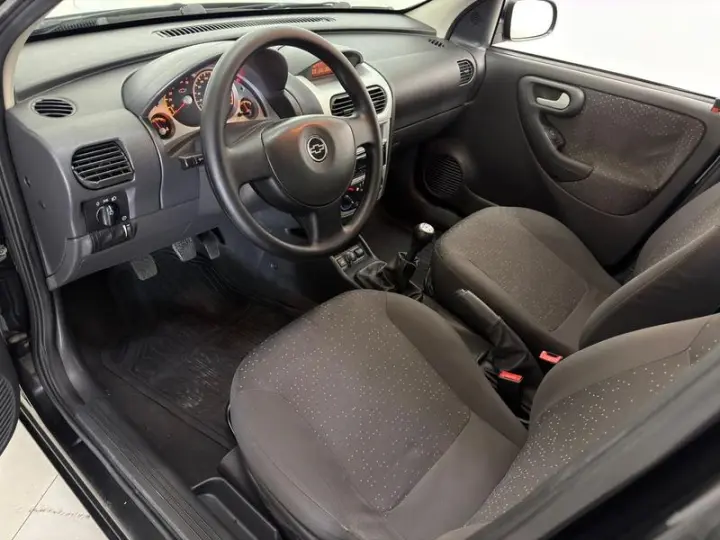 CORSA HATCH PREMIUM