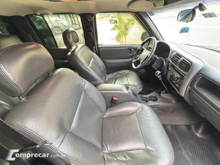 S10 2.4 MPFI Executive 4X2 CD 8V