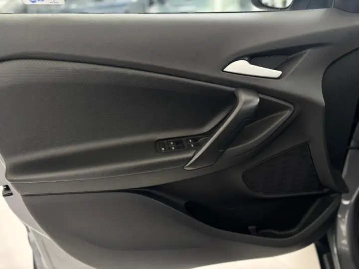 Tracker 1.0 Turbo (Aut) (Flex)