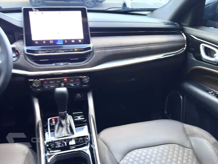 COMMANDER 1.3 T270 TURBO FLEX OVERLAND AT6