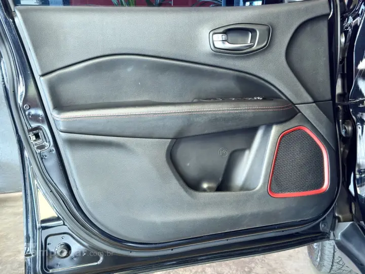 COMPASS 2.0 16V DIESEL TRAILHAWK 4X4 AUTOMÁTICO