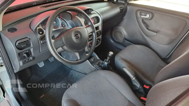 CORSA 1.4 MPFI Premium Sedan 8V
