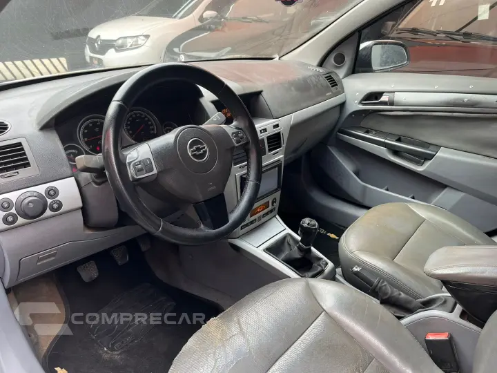 VECTRA 2.0 MPFI Elegance 8V