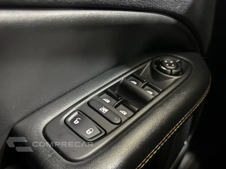 COMPASS 2.0 16V FLEX LONGITUDE AUTOMÁTICO