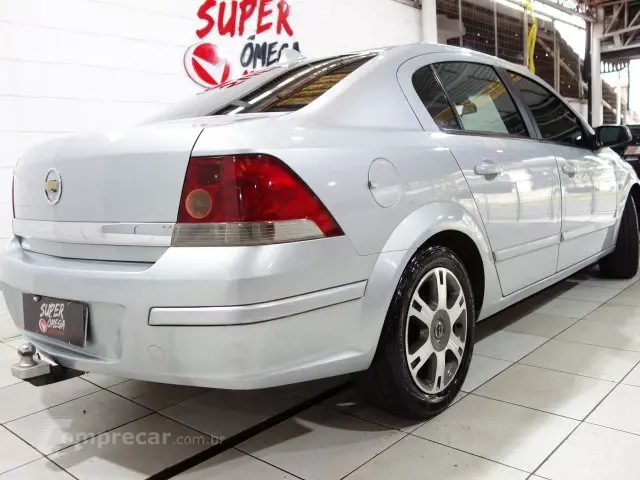 VECTRA SEDAN - 2.0 MPFI ELEGANCE 8V 4P MANUAL