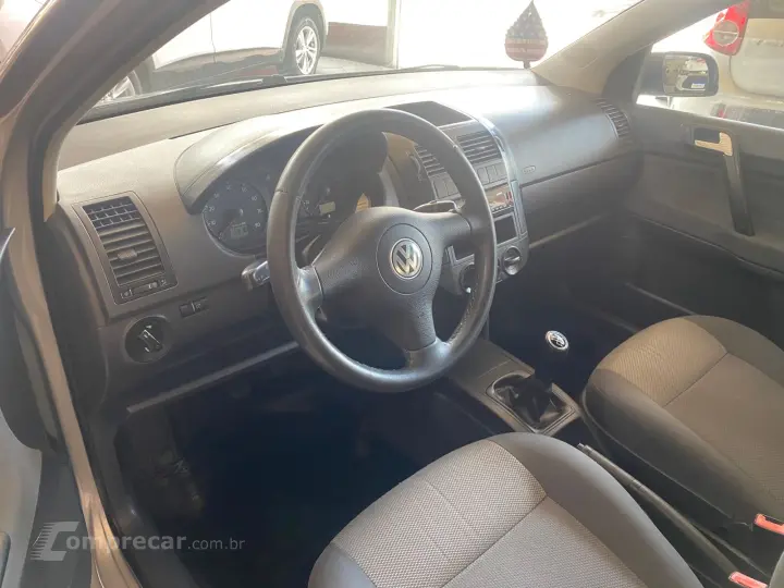 POLO SEDAN 1.6 MI 8V