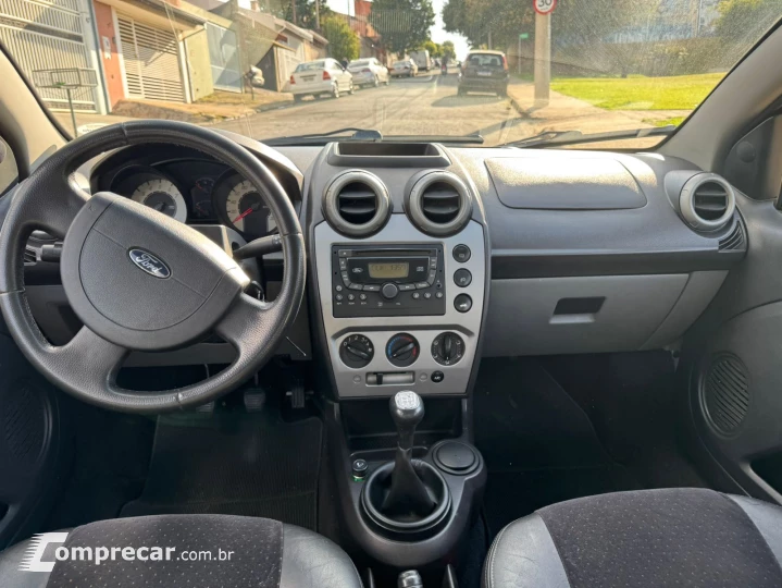 FIESTA 1.6 MPI Sedan 8V