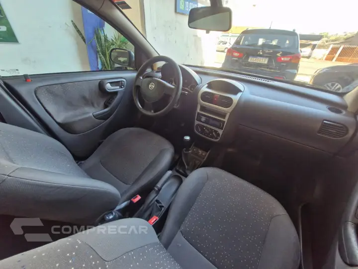 CORSA 1.4 MPFI Premium Sedan 8V
