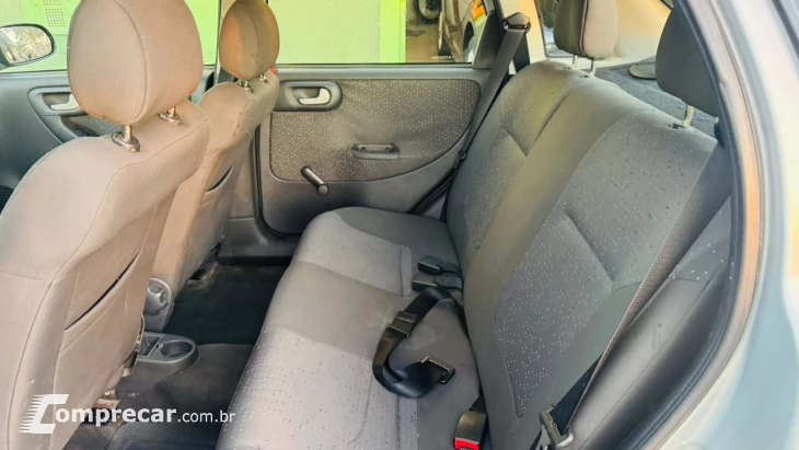 CORSA 1.4 MPFI Premium Sedan 8V