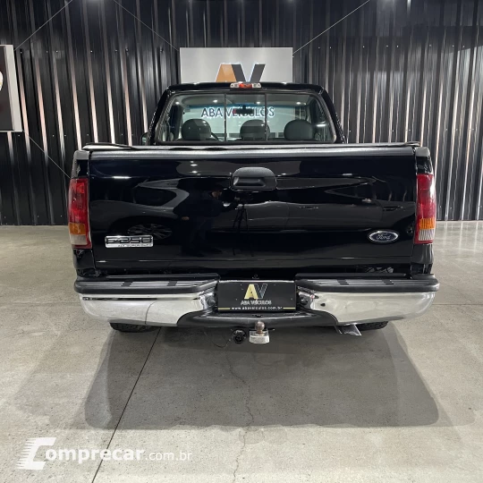 F-250 4.2 XLT 4X2 CS V6