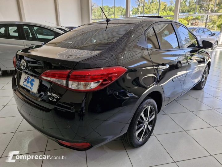 Yaris Sedan 1.5 16V 4P FLEX XLS MULTIDRIVE AUTOMÁTICO CVT