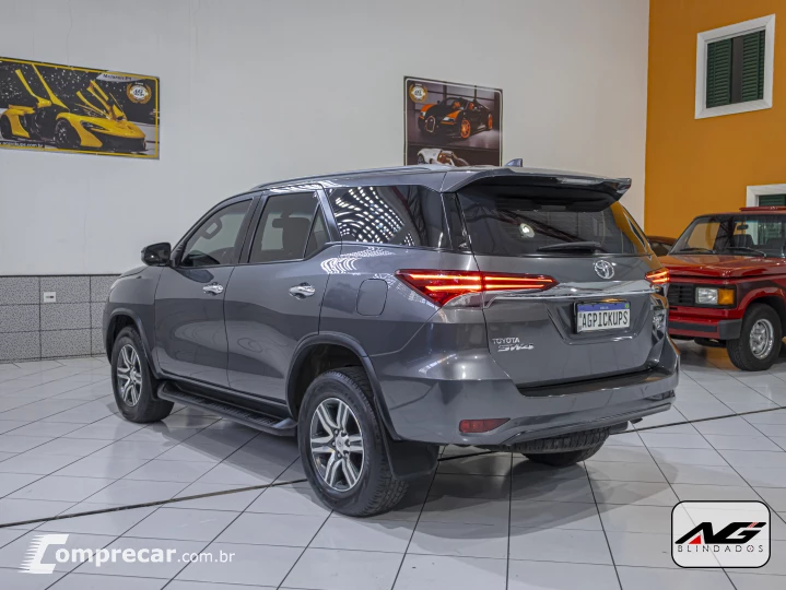 HILUX SW4 2.7 SRV 7 Lugares 4X2 16V