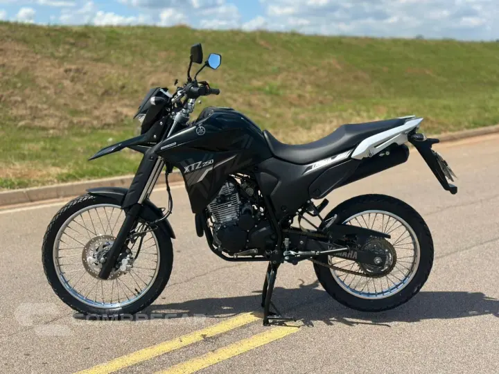 XTZ 250 LANDER