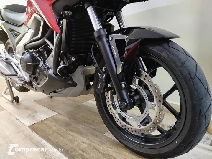 NC 750X 700 cc