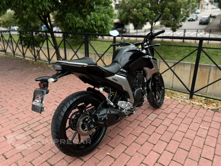 FZ25 FAZER
