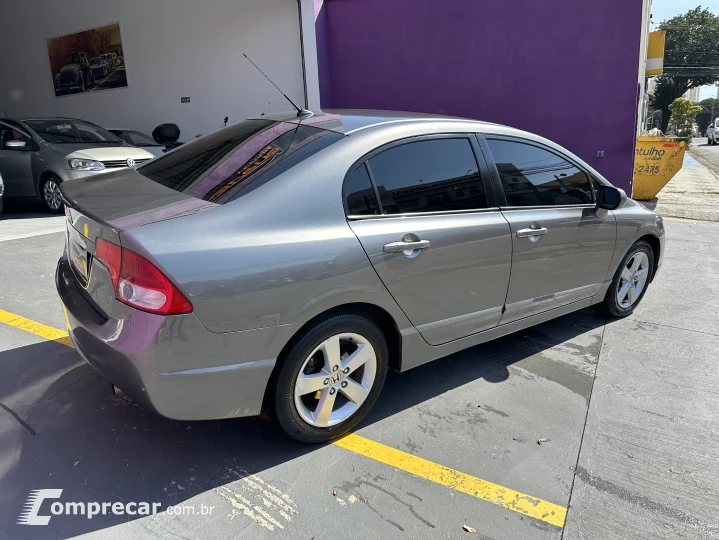 CIVIC 1.8 LX 16V