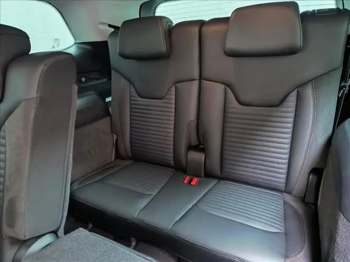 COMMANDER 1.3 T270 Turbo Limited