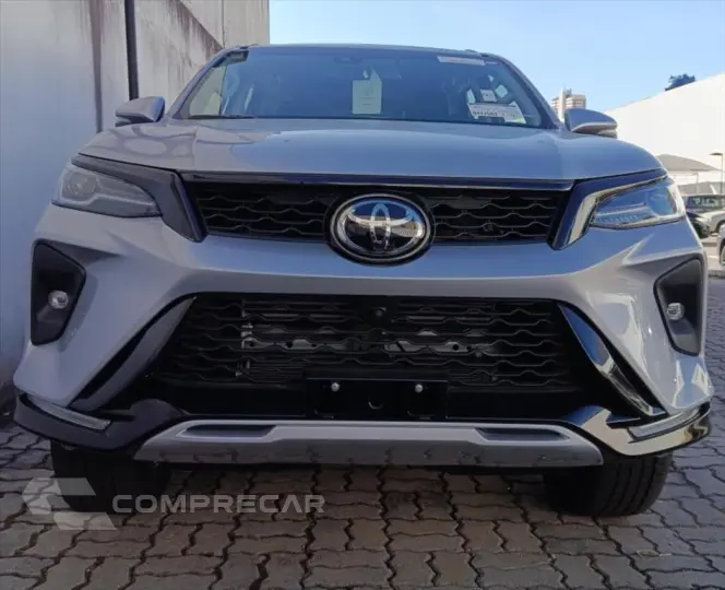 HILUX SW4 2.8 D-4D TURBO DIESEL SRX PLATINUM 7L 4