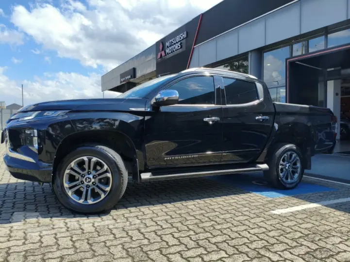 TRITON 2.4 Biturbo CD Hpe-s 4X4