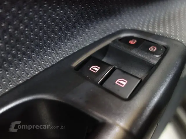 VOYAGE - 1.6 MI 8V 4P MANUAL