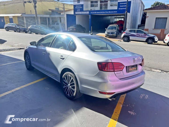 JETTA 2.0 TSI Highline 211cv