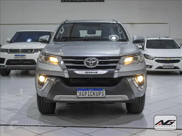 HILUX SW4 2.7 SRV 7 Lugares 4X2 16V