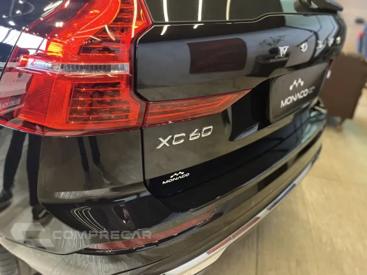 XC60 2.0 16V 4P T8 RECHARGE HÍBRIDO PLUS AWD TURBO GEARTRONI