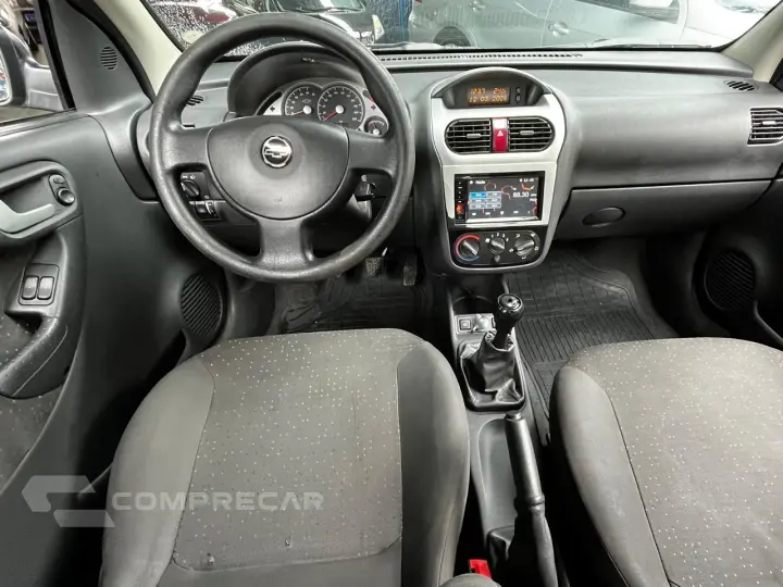 CORSA 1.4 MPFI Premium Sedan 8V