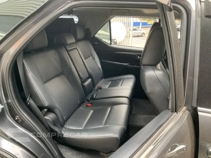 Hilux SW4 SRX 4x4 2.8 TDI 16V Dies. Aut.