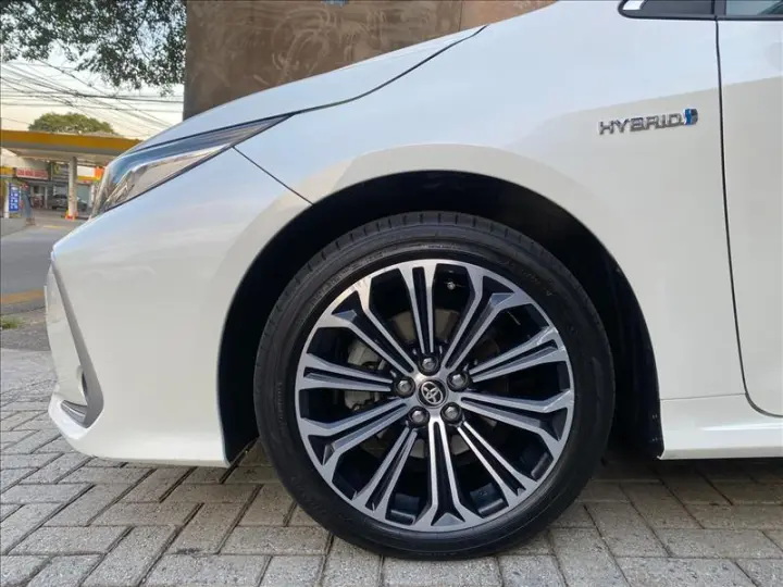 COROLLA 1.8 VVT-I Hybrid Altis Premium