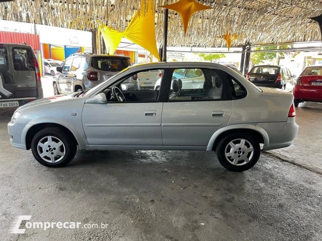 CLASSIC - 1.0 MPFI LS 8V 4P MANUAL
