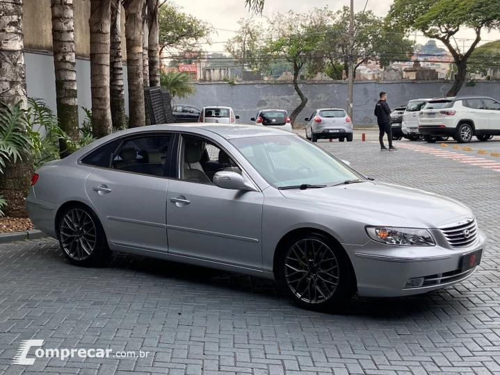 AZERA 3.3 MPFI GLS Sedan V6 24V