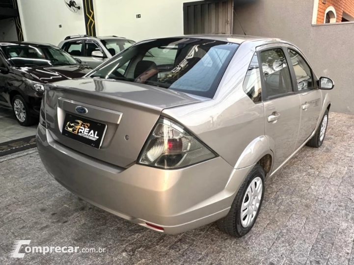 FIESTA 1.6 MPI Class Sedan 8V