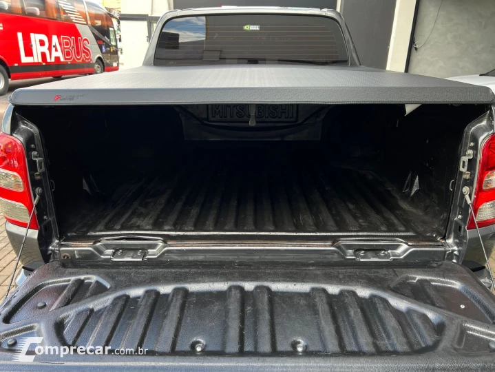 L200 TRITON 2.4 16V Turbo Sport GLS CD 4X4