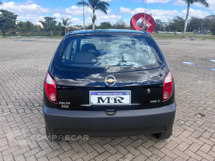 CELTA 1.0 MPFI Life 8V
