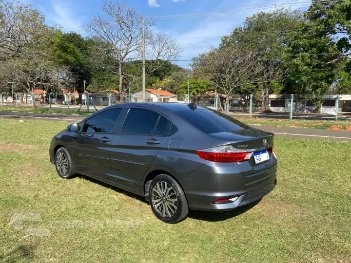 CITY 1.5 LX Sedan 16V