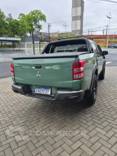 L200 TRITON 2.4 16V Turbo Savana GLS CD 4X4