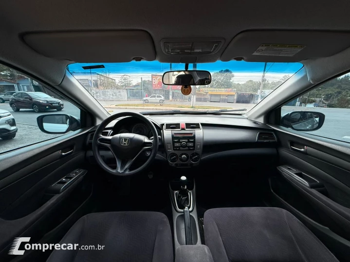 CITY 1.5 LX Sedan 16V