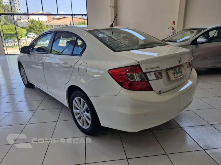 Civic 1.8 16V 4P LXS AUTOMÁTICO