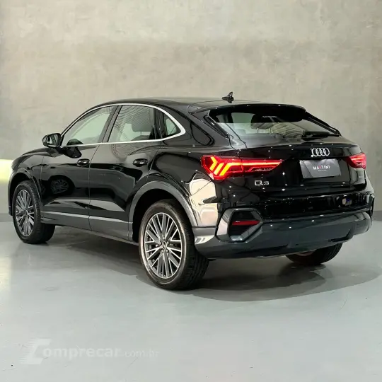 Q3 Performance 2.0 TFSI Tiptr. Quattro