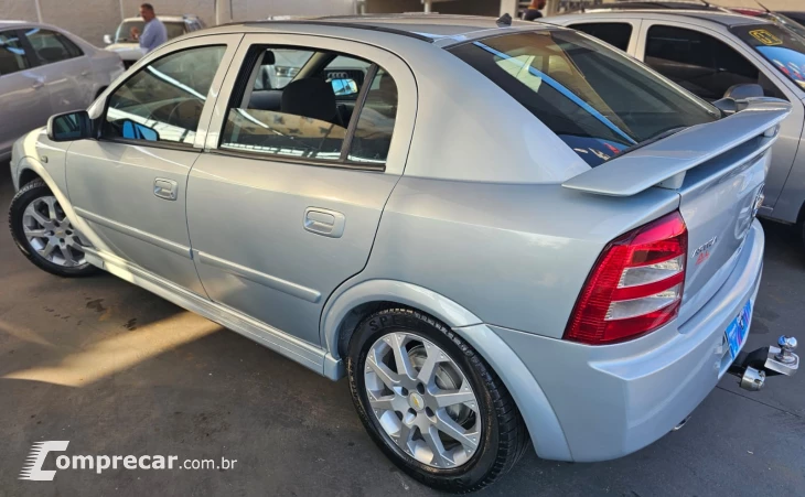 ASTRA 2.0 MPFI Advantage 8V