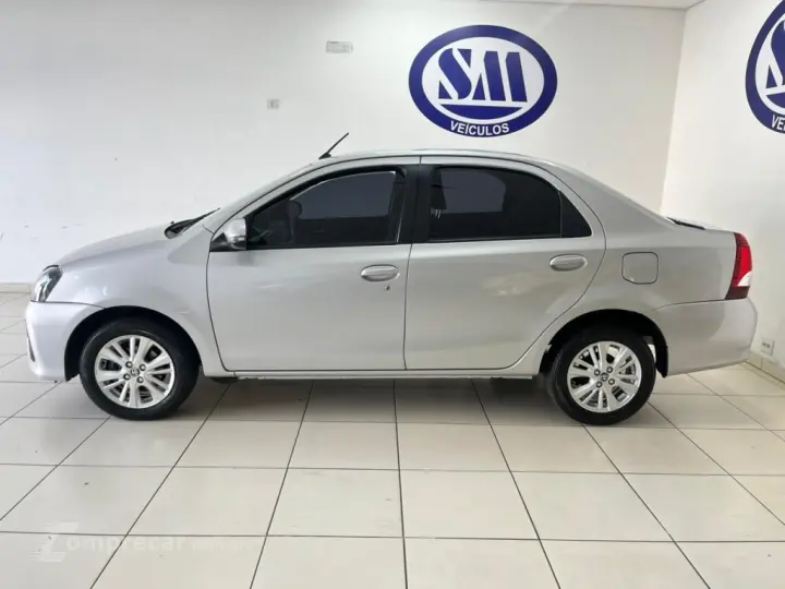 ETIOS 1.5 X PLUS 16V FLEX 4P AUTOMÁTICO