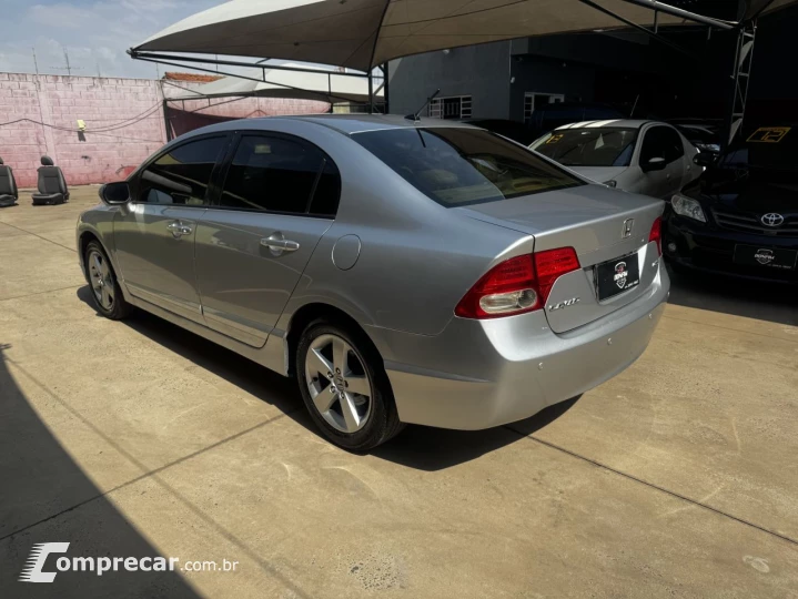 Civic 1.8 16V 4P LXS AUTOMÁTICO