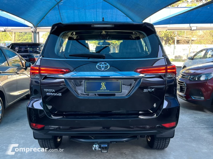 HILUX SW4 2.8 D-4d Turbo SRX 7L 4X4