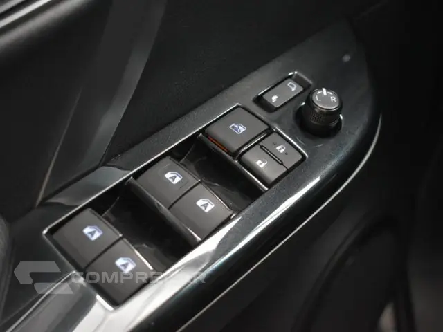 HILUX SW4 - 2.8 D-4D TURBO SRX 4X4 AUTOMÁTICO