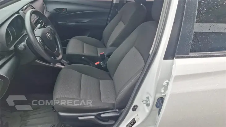 YARIS 1.5 16V FLEX SEDAN XL LIVE MULTIDRIVE