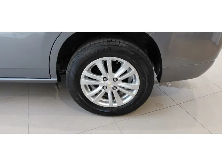 SPIN 1.8 LT 8V FLEX 4P AUTOMÁTICO